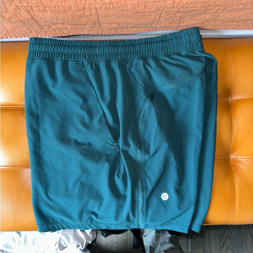 Lululemon Mens Pace Breaker Linerless Short 5”. Size: Small, Color: Green Jasper